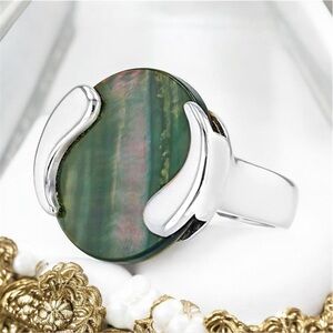 Round Yin and yang Black Tahitian Mother-of-Pearl Rhodium Over 925 Silver Ring
